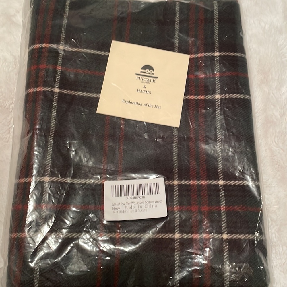 Furtalk & Hatiis tartan plaid scarf NIB - Picture 4 of 5
